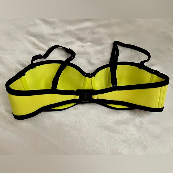 Yellow Triangl XS bikini top - Picture 2 of 3